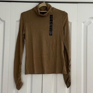 BANANA REPUBLIC Long Sleeve Soft Luxe Turtleneck Top - Color Dark Camel - XS